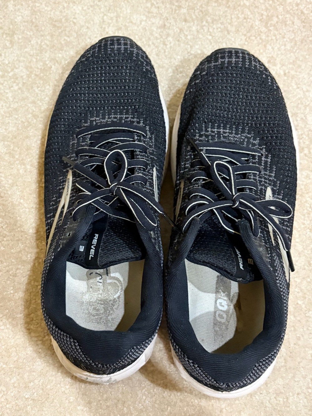 Brooks Women's Black Knit Athletic Running Shoes with White Sole
